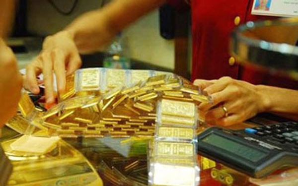 Gold price is "sizzling", SJC gold reaches over 77 million VND/tael