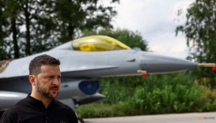 Zelenskyy giới thiệu tiêm kích F-16 đầu tiên do phương Tây viện trợ