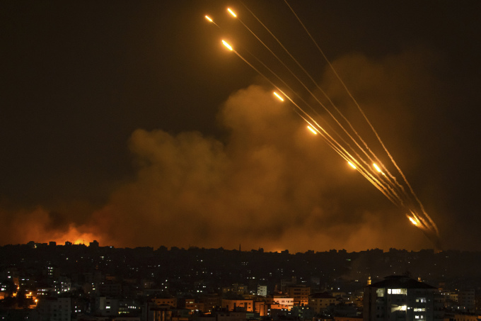2023年8月8日夜、ガザ地区からイスラエル領内にロケットが発射された。写真：AP