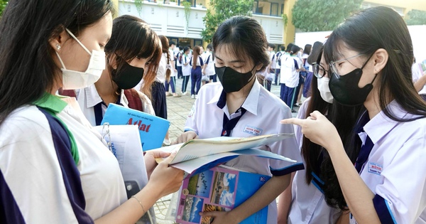 지원자는 고등학교 졸업 시험 성적을 기준으로 입학을 신청할 때 '백업 플랜'을 가지고 있어야 합니다.