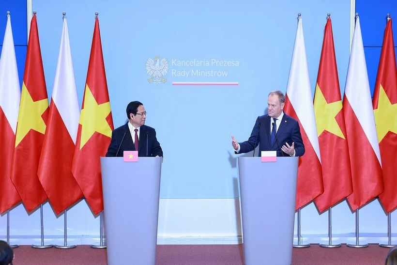 Vietnam-Poland signed a Memorandum of Understanding on cooperation in the field of diplomacy.