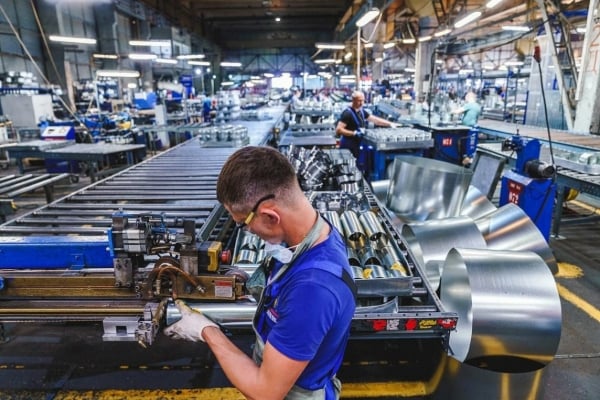 Russian manufacturing sector rebounds strongly; Asian economy