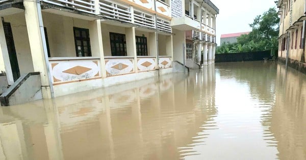 Floods cause inundation, more than 3,000 Thanh Hoa students cannot go to school