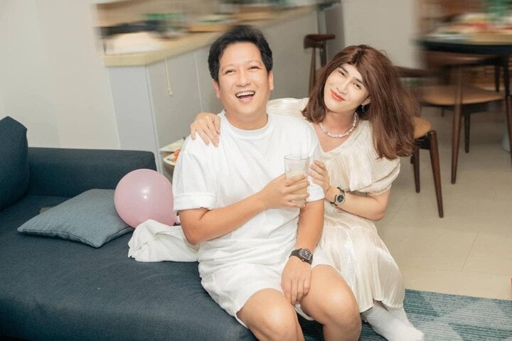 Nha Phuong se despertó cuando vio una foto de su marido Truong Giang sonriendo con una 