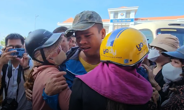 Relatives choked with tears as they welcomed fishermen whose fishing boat sank