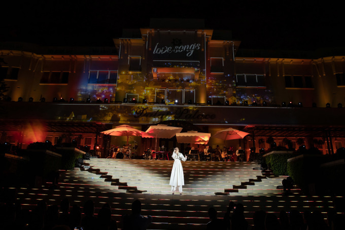 Hồ Ngọc Hà tặng khán giả ủng hộ liveshow 'Love songs' liên khúc tình yêu đặc biệt - Ảnh 2.