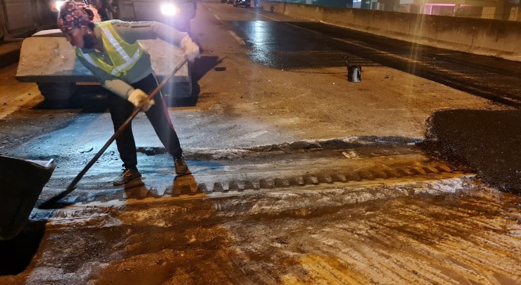 Reparación finalizada de juntas de expansión peligrosas en la carretera elevada Ring Road 3 foto 6