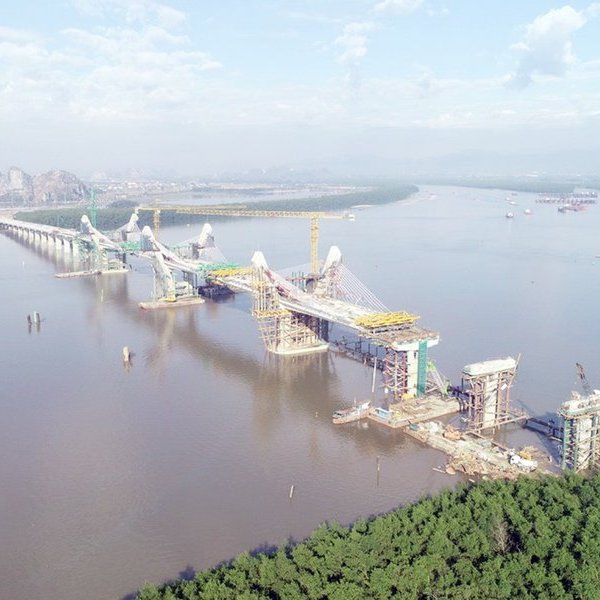 El proyecto del puente de 2 billones de dólares que conectará Hai Phong y Quang Ninh avanza rápidamente hacia su meta.