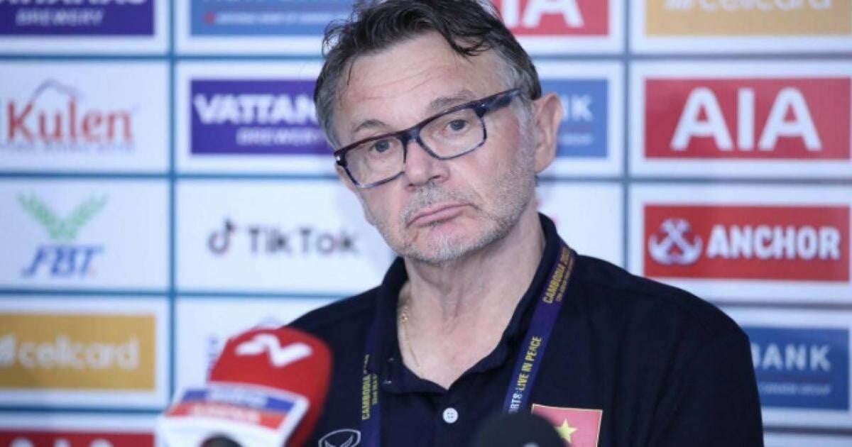 Indonesian newspaper predicts bad things for coach Troussier after SEA Games 32