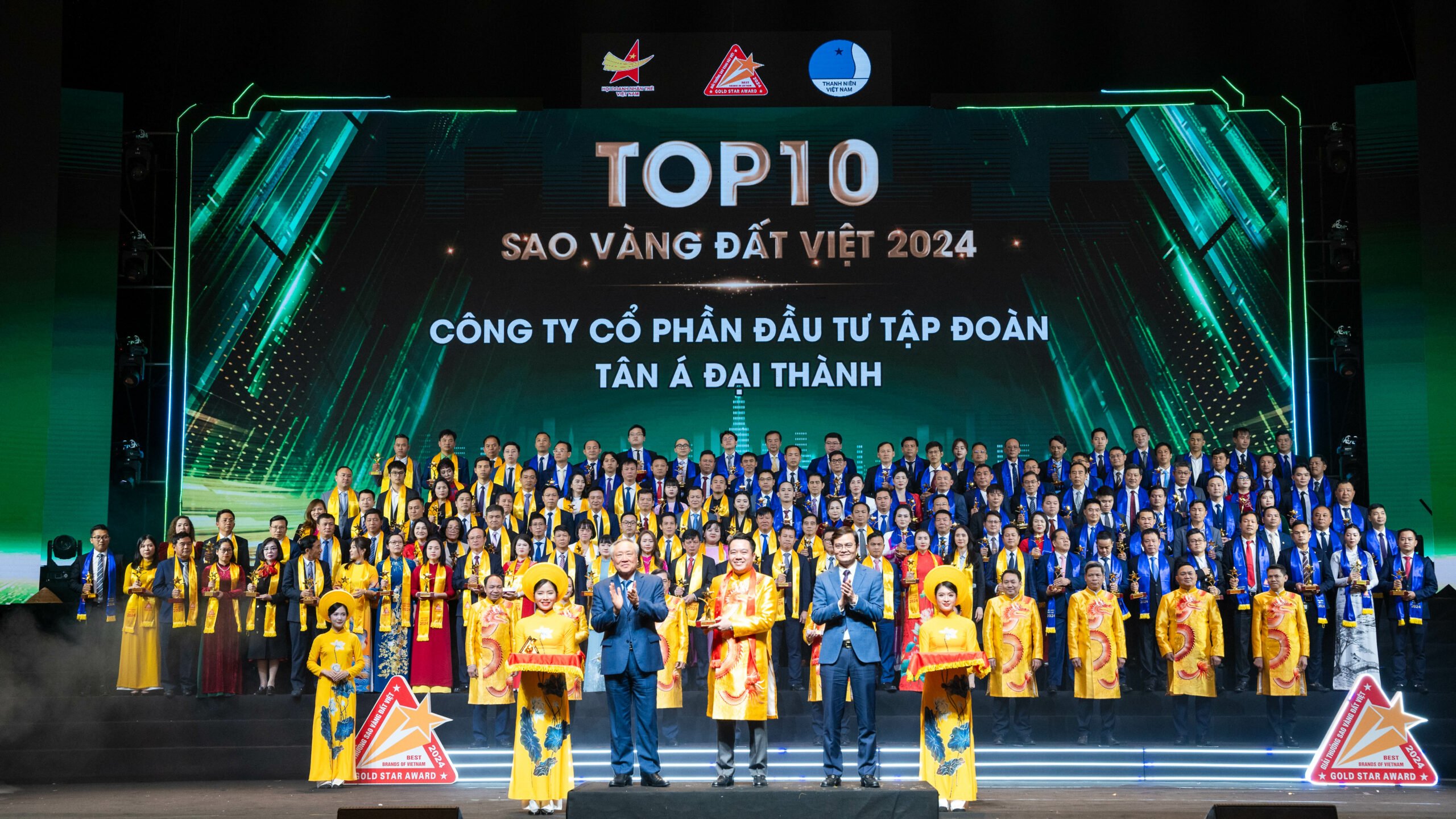 El Grupo Tan A Dai Thanh fue reconocido entre las 10 mejores estrellas doradas de Vietnam 2024