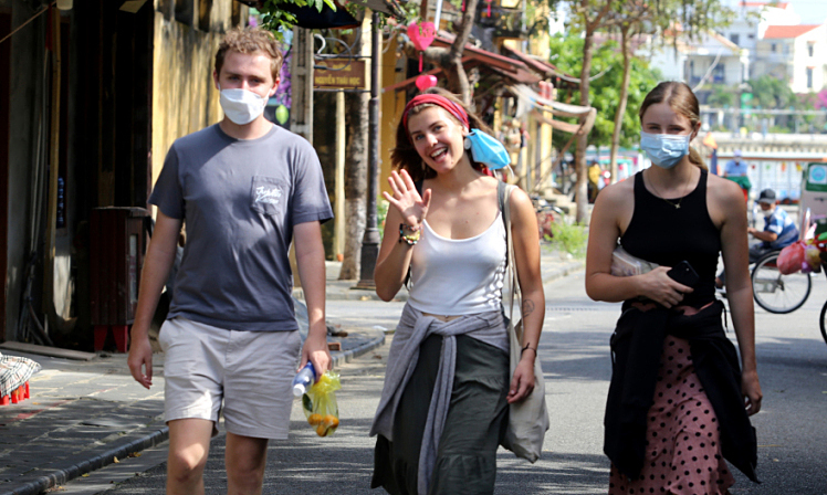 What do foreign visitors say about Vietnam's e-visa openness?