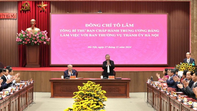 [Photo] Le secrétaire général To Lam travaille avec le Comité permanent du Comité du Parti de Hanoi