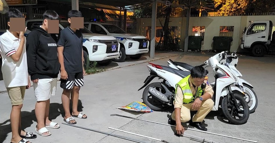 'Kid groups' continuously fight on the streets of Da Nang