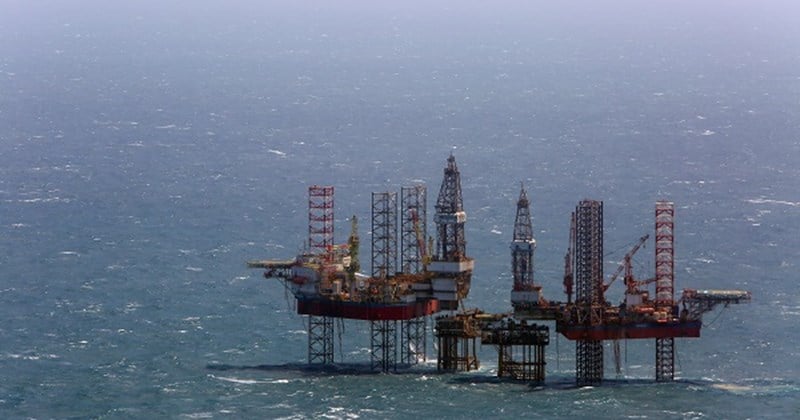 Los precios del petróleo caen tras alcanzar máximos de cuatro meses