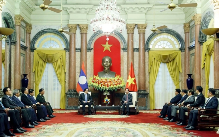 President Vo Van Thuong receives Lao Prime Minister Sonexay Siphandone (Photo: VNA)