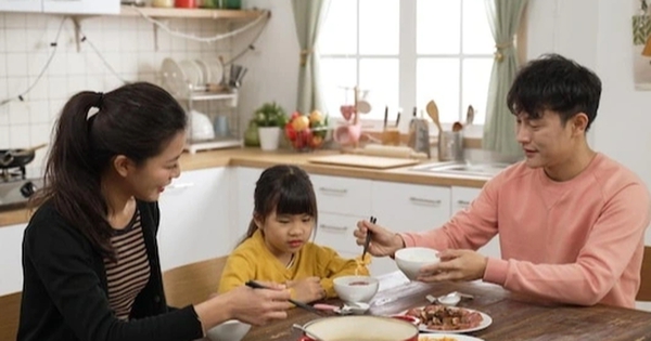 딸의 생일 파티에 참석했는데, 전 남편의 행동에 말문이 막혔습니다.