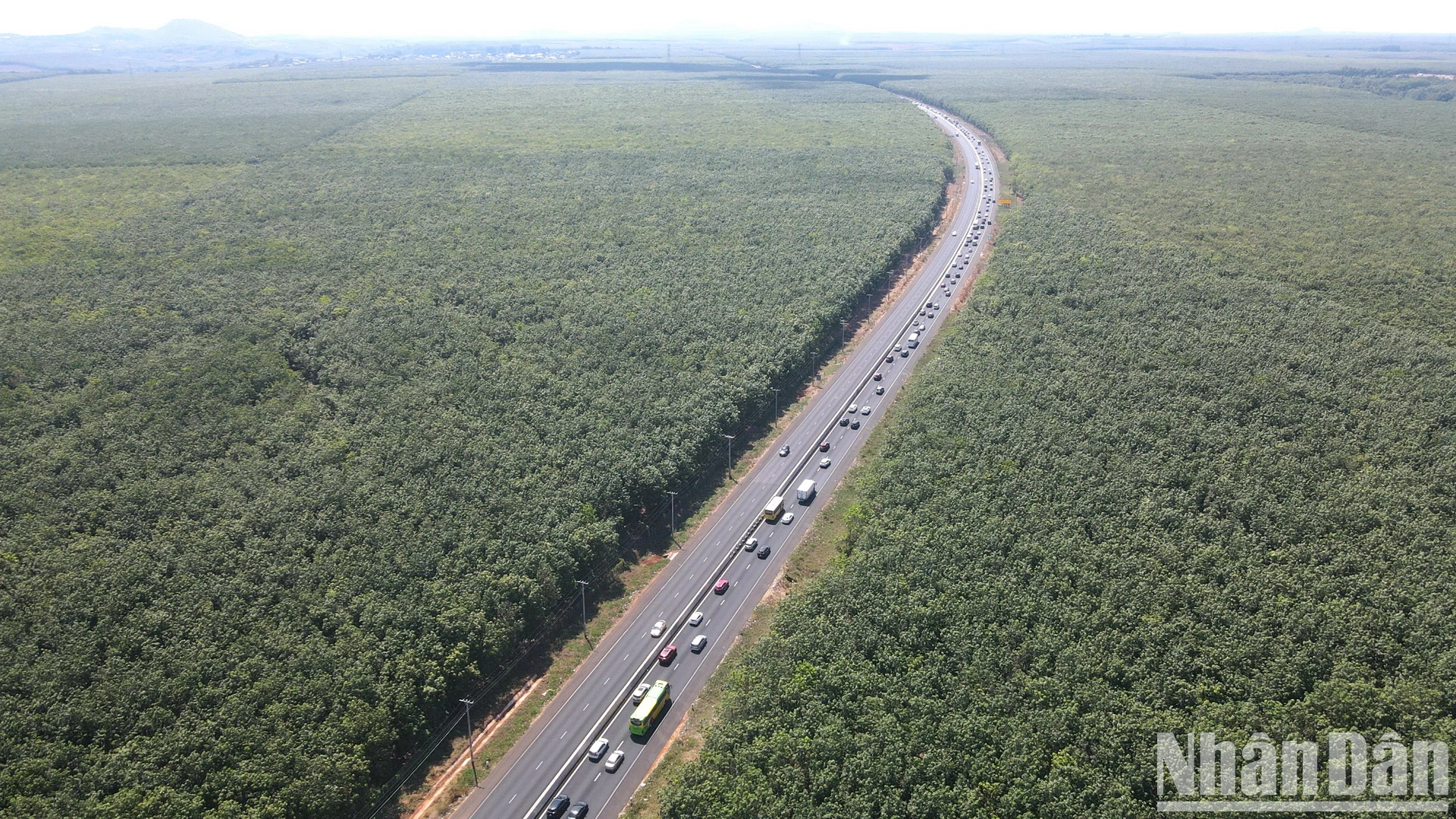 [Ảnh] Cao tốc, quốc lộ qua Đồng Nai đông nhưng không ùn tắc trong ngày đầu nghỉ lễ ảnh 2