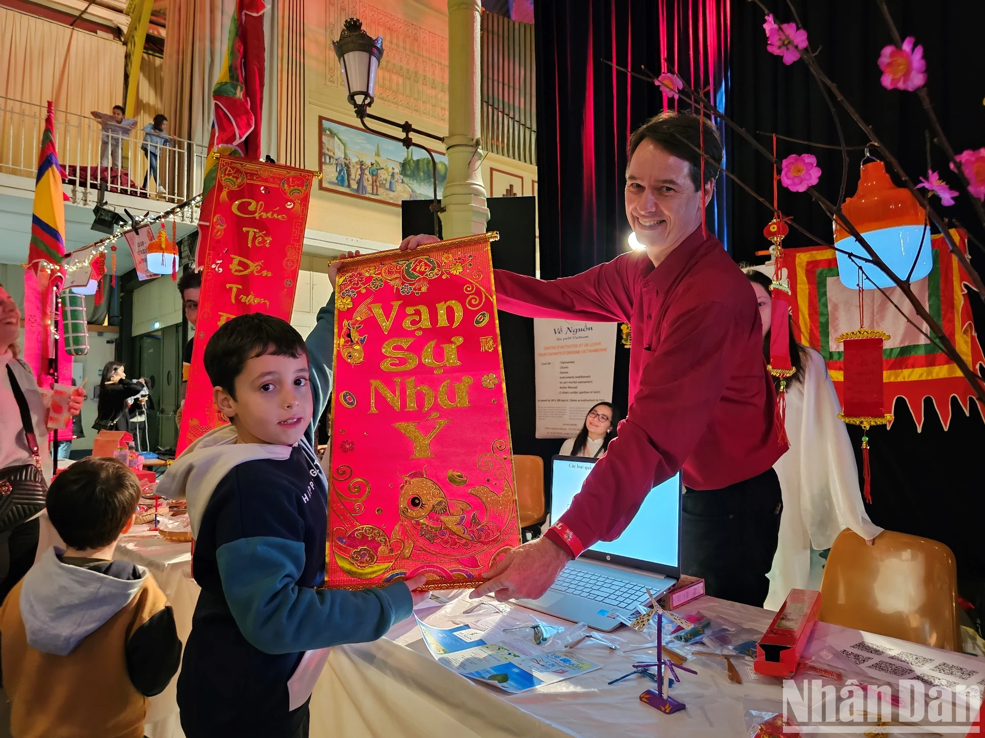 [Photo] Têt chaleureux loin de chez eux de la communauté vietnamienne en France photo 15