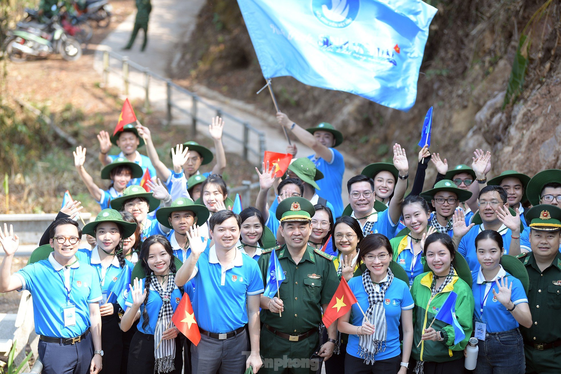 Người trẻ 'làm sống lại' lịch sử hào hùng của Chiến thắng Điện Biên Phủ ảnh 1