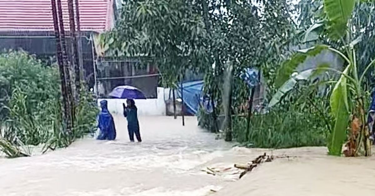 洪水に流された姉妹２人を救出するために水に飛び込んだ住民３人が報奨を受けた。