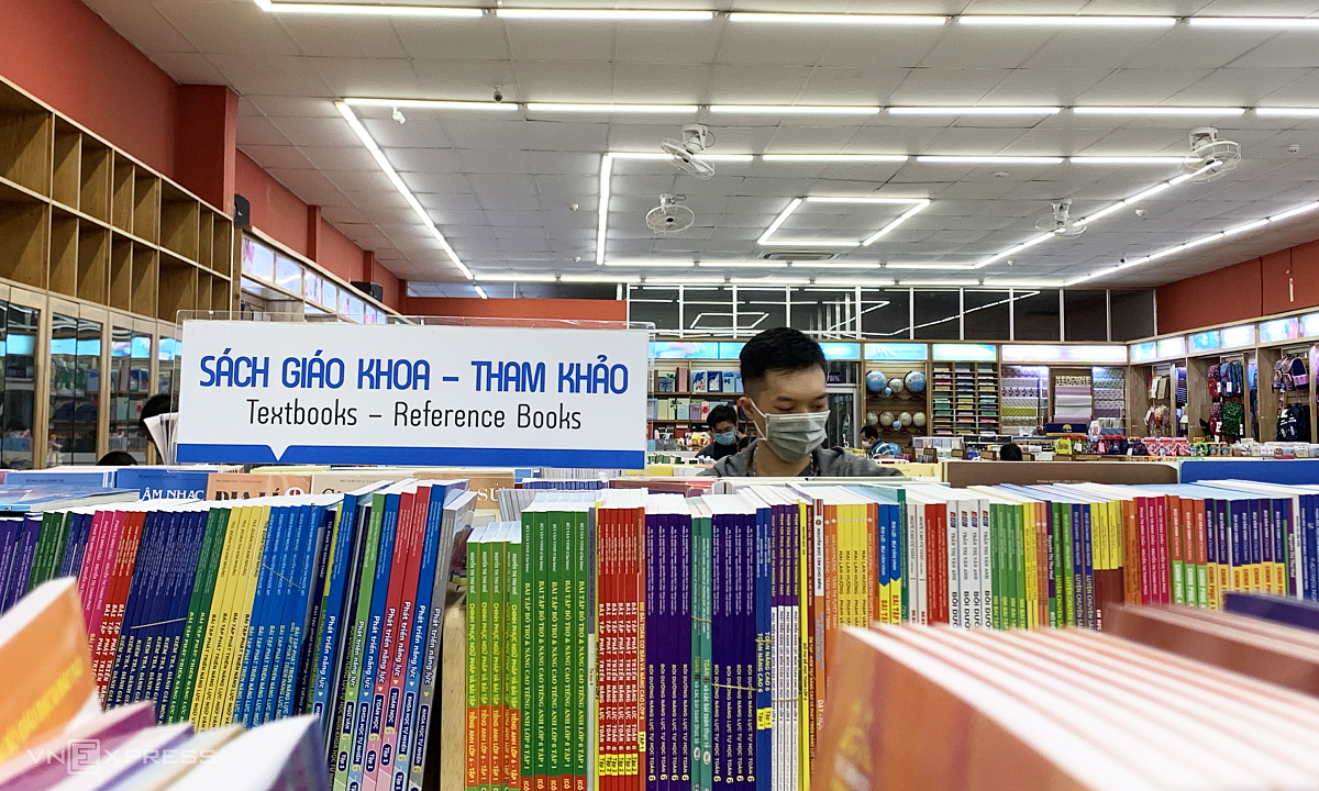 รองนายกฯ ขอให้ประกาศราคาหนังสือเรียนให้ประชาชนทราบล่วงหน้า