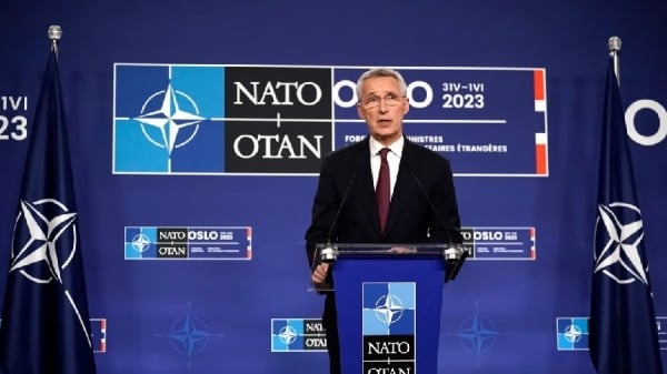 NATO để ngỏ khả năng trực tiếp tham chiến ở Ukraine