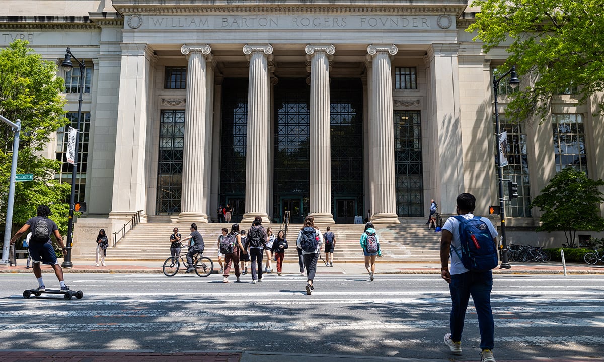 Frais de scolarité des 10 meilleures universités en informatique et technologies de l'information en 2024, selon QS