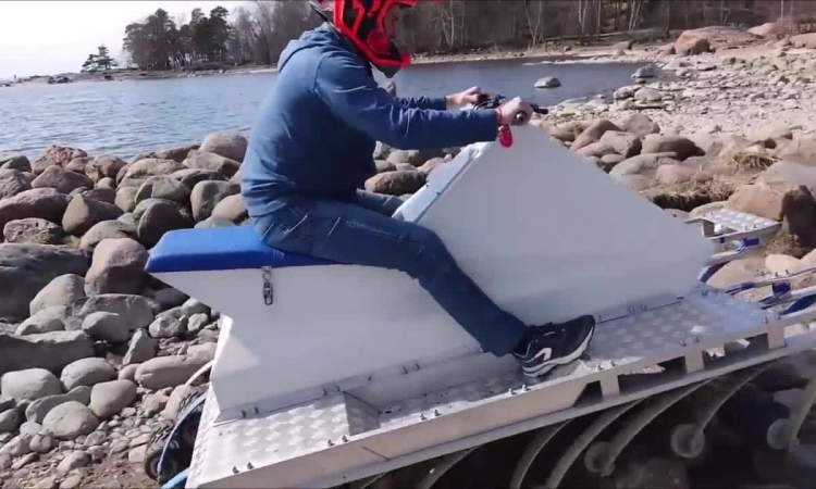 18 wheel electric off road vehicle