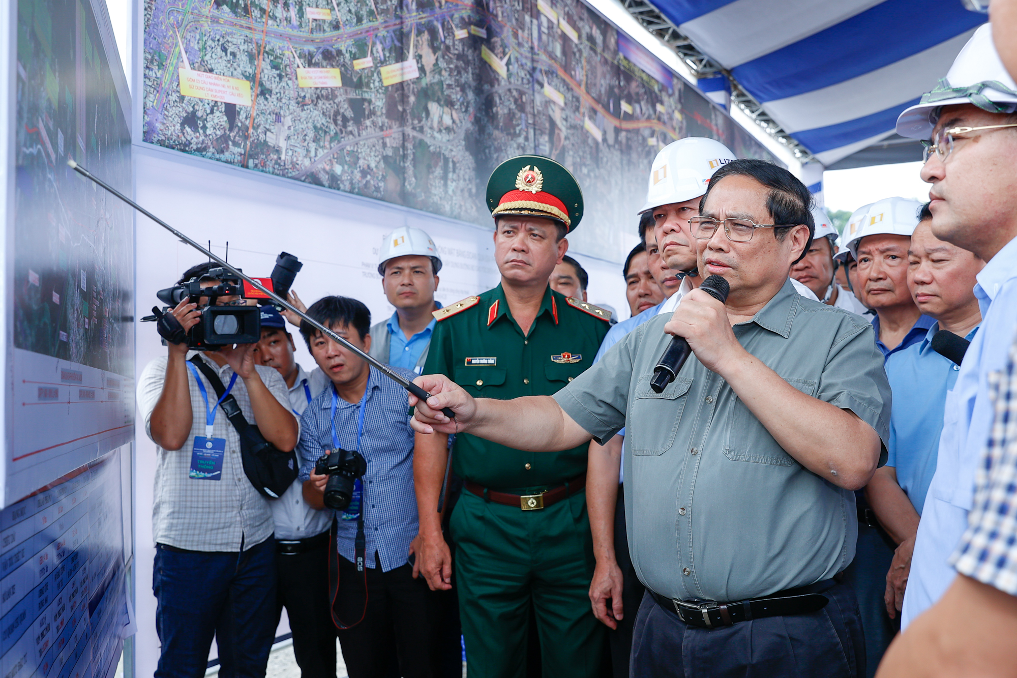 Thủ tướng: Nghiên cứu phương án làm tàu điện ngầm kết nối sân bay Long Thành- Ảnh 6.