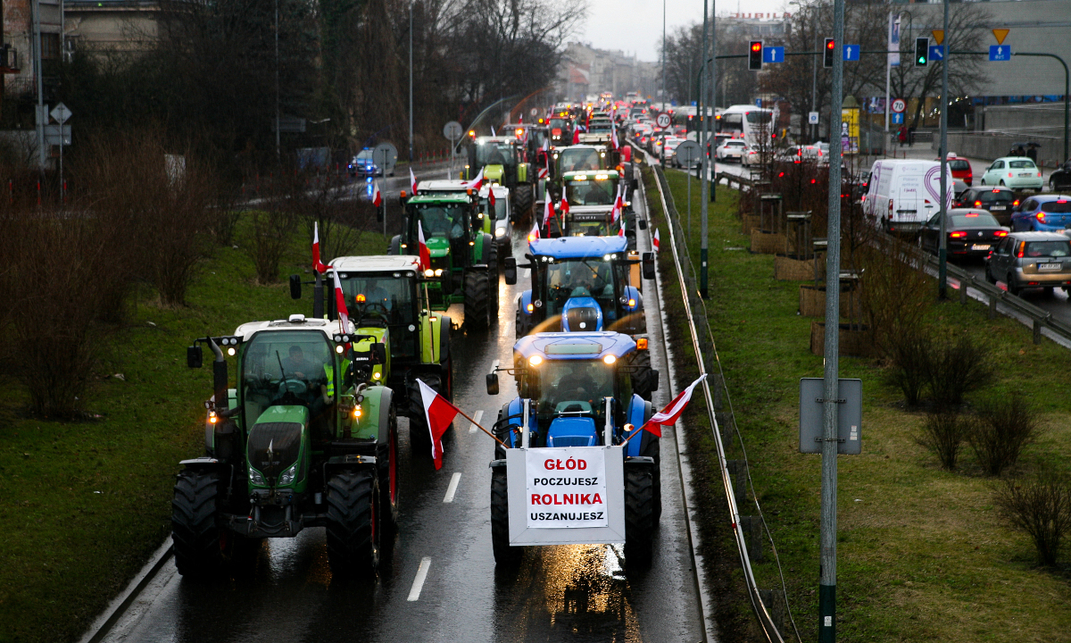 Ba Lan có thể chặn hàng hóa Ukraine ở biên giới