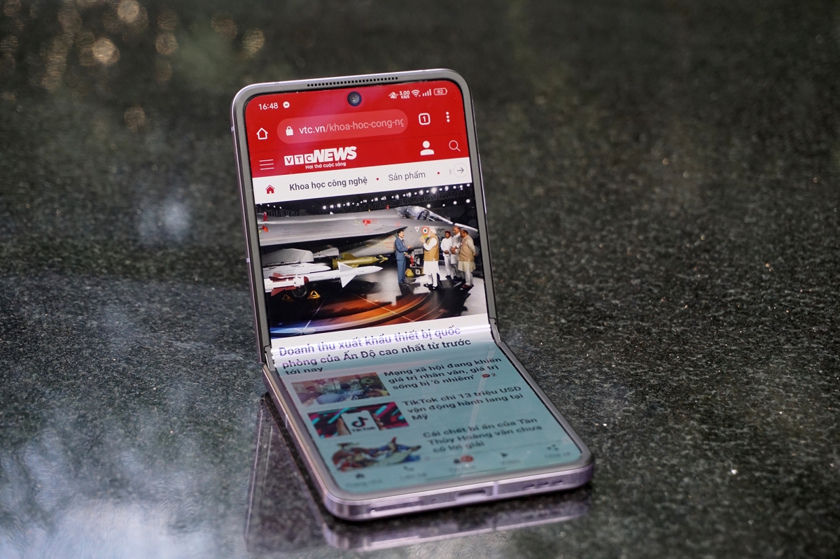 Test de l'Oppo Find N2 Flip : de nombreux avantages, mais un prix élevé