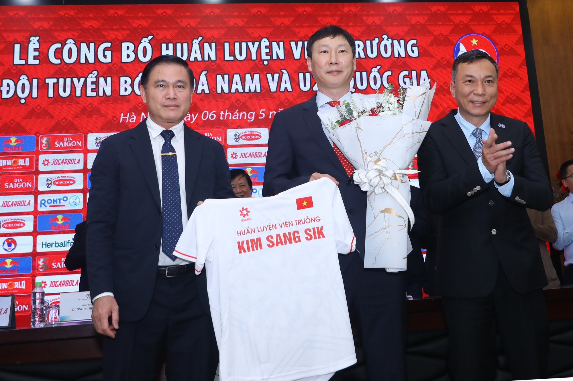 Bốc thăm AFF Cup ngày 21.5 tại Hà Nội, đội tuyển Việt Nam sớm tái ngộ Indonesia?
- Ảnh 1.