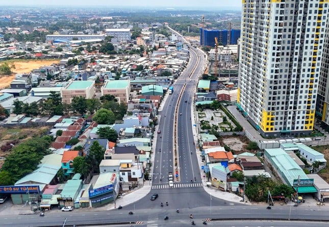 Panorama de la ruta de casi 1.200 billones de VND que conecta Ciudad Ho Chi Minh con Binh Duong foto 3