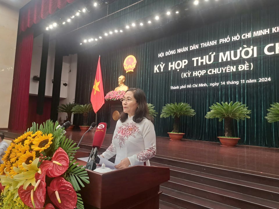 Die Vorsitzende des Volksrats von Ho-Chi-Minh-Stadt, Nguyen Thi Le, hielt die Eröffnungsrede der 19. Sitzung.