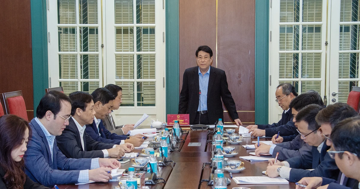 [Photo] Le président Luong Cuong travaille avec le Bureau permanent du Comité directeur central de la réforme judiciaire