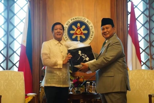 Indonesian President-elect Prabowo visits Philippines, impressed by Marcos' vision