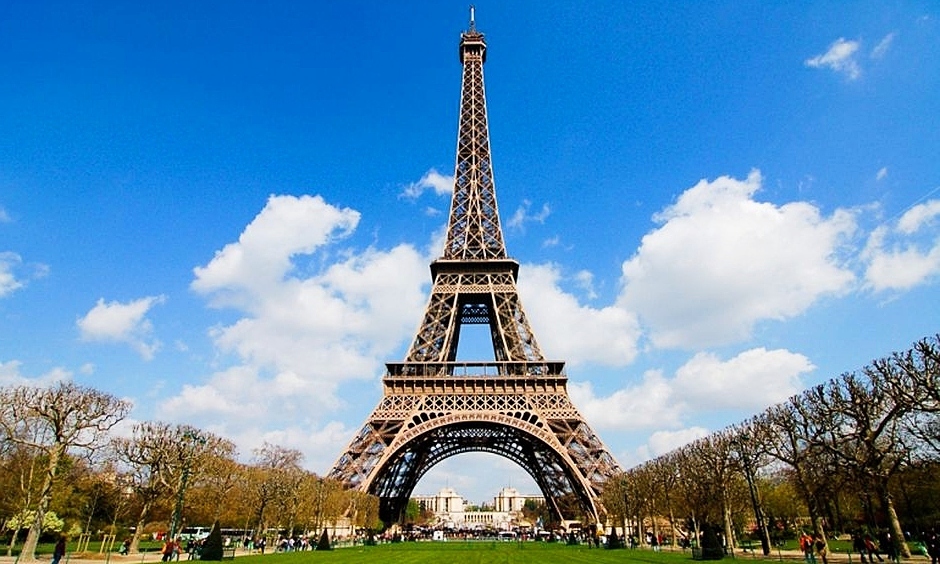 20 famous tourist destinations in the world that are most criticized by tourists in 2023