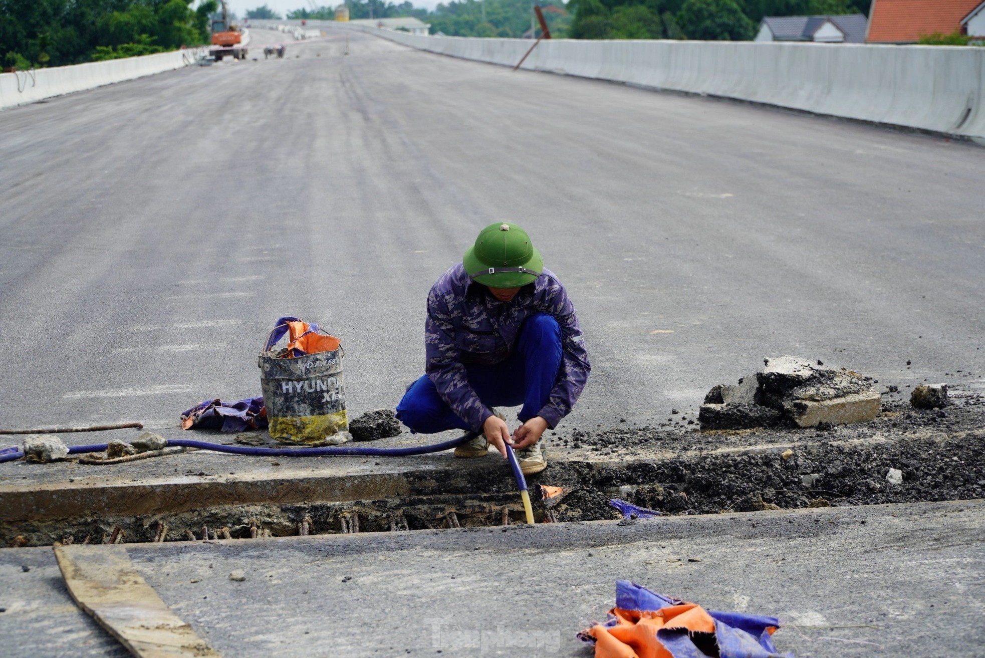 開通前の南北高速道路にかかる最長の河川橋（写真3）