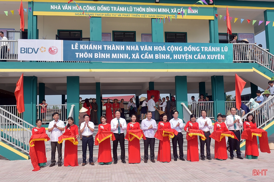 BIDV donates 2 more flood shelters to Ha Tinh