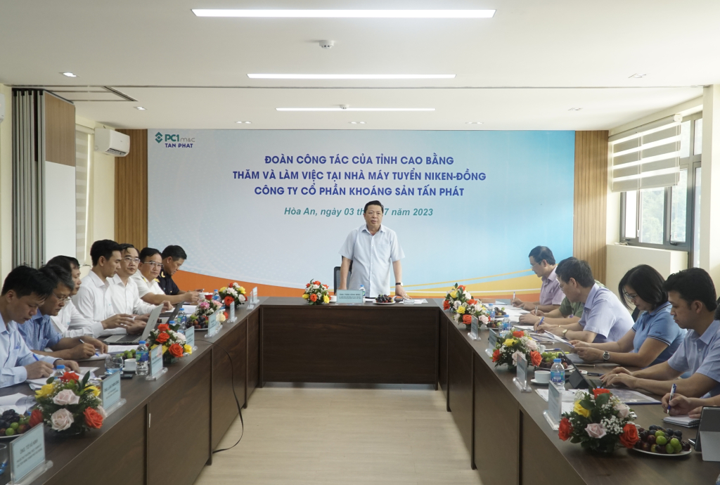 เลขาธิการพรรคประจำจังหวัด Tran Hong Minh กล่าวสุนทรพจน์สรุปในการประชุม