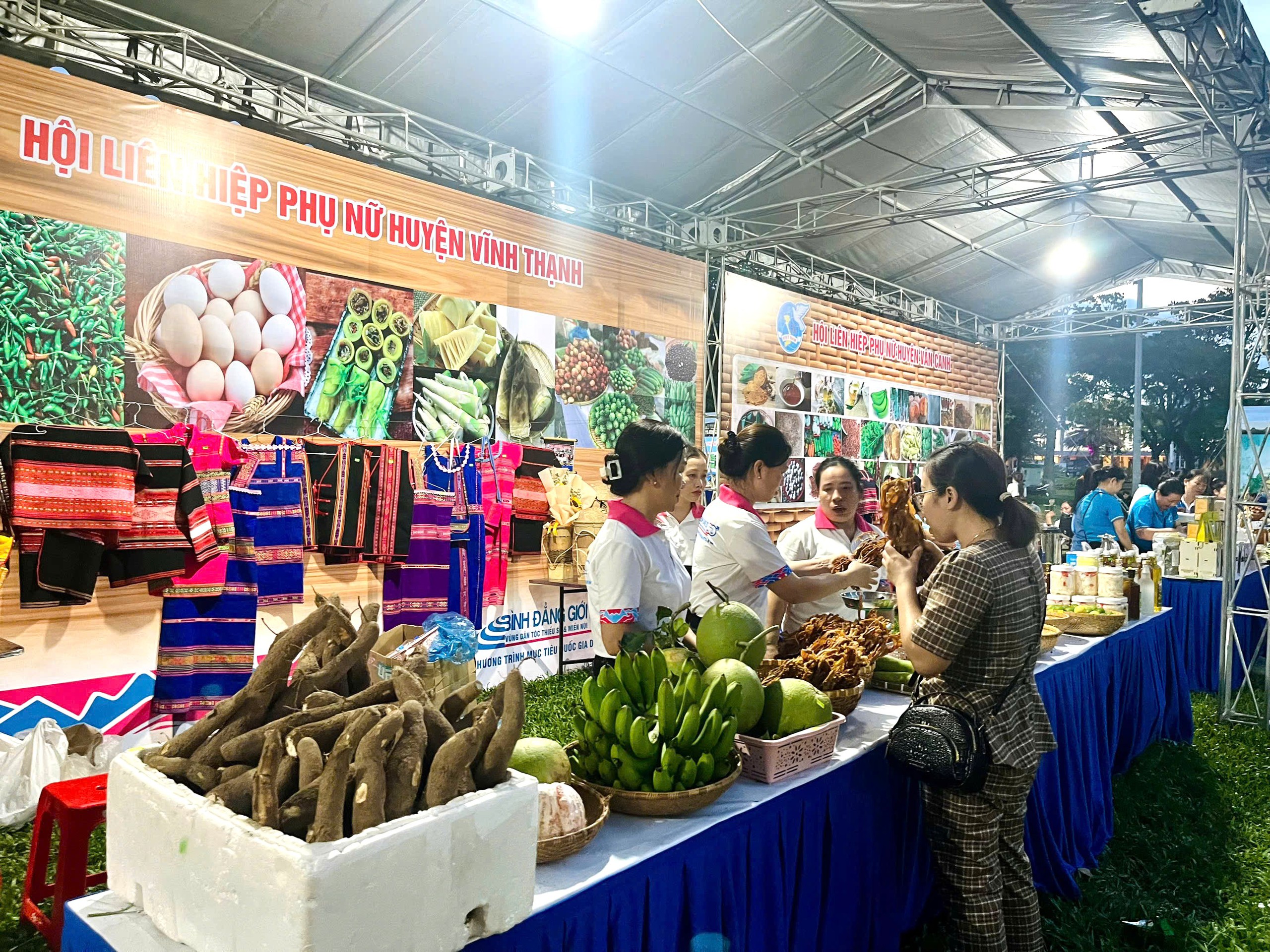 Bình Định: Phiên chợ “Phụ nữ dân tộc thiểu số khởi nghiệp sáng tạo và chuyển đổi xanh”- Ảnh 2.