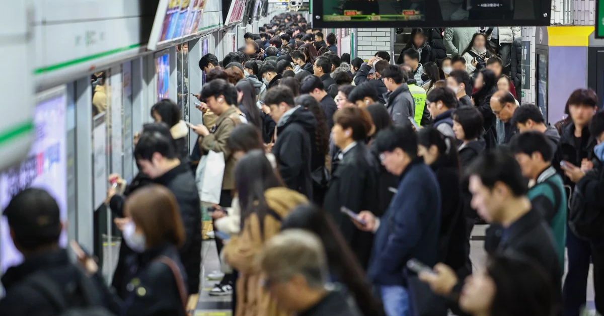 한국 저출산 '위기', 국민들 '아이 낳지 않는 것 받아들인다'