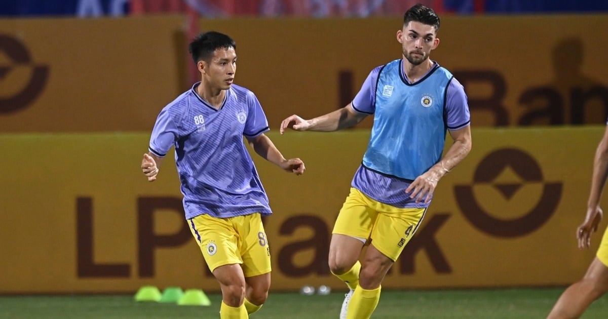 Defeated by Hanoi Police Club, Hanoi FC was pushed to the bottom of the table.