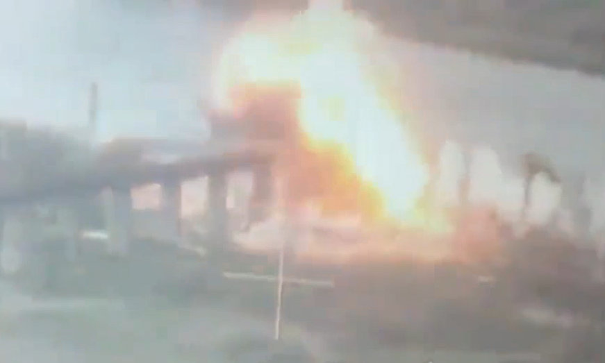 The moment a 1.5-ton Russian bomb attacked a Ukrainian unit