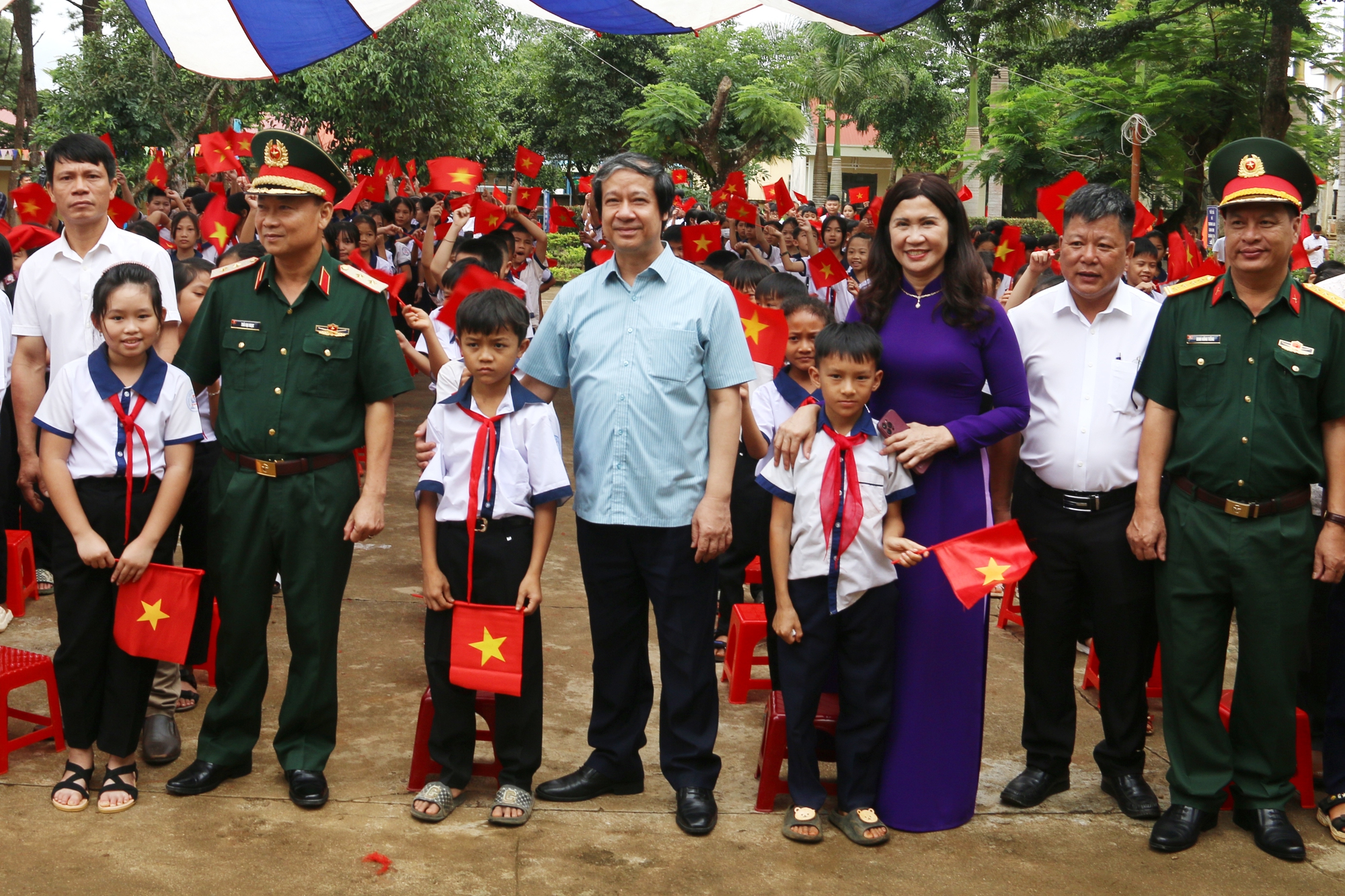 Bộ trưởng Bộ GD-ĐT đề nghị Đắk Nông quan tâm hơn nữa sự nghiệp phát triển GD-ĐT   - Ảnh 1.