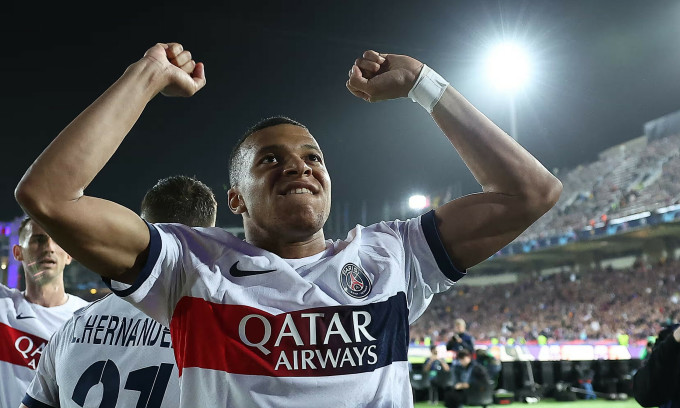 Kylian Mbappé célèbre le but final de la victoire 4-1 du PSG contre le Barça, 6-4 au total, match retour des quarts de finale de la Ligue des champions au stade olympique Lluis Companys, à Barcelone, en Espagne, dans la soirée du 16 avril 2024. Photo : AFP