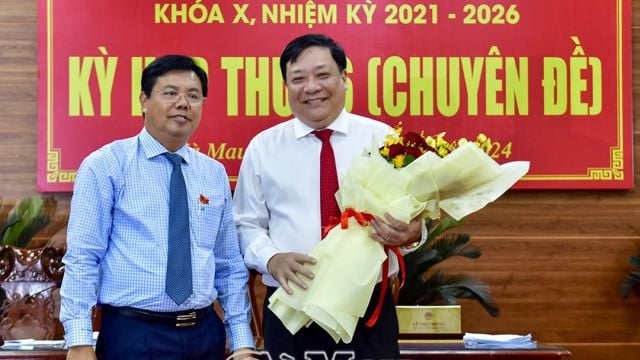 Approving Mr. Pham Thanh Ngai to hold the position of Chairman of Ca Mau Provincial People's Committee