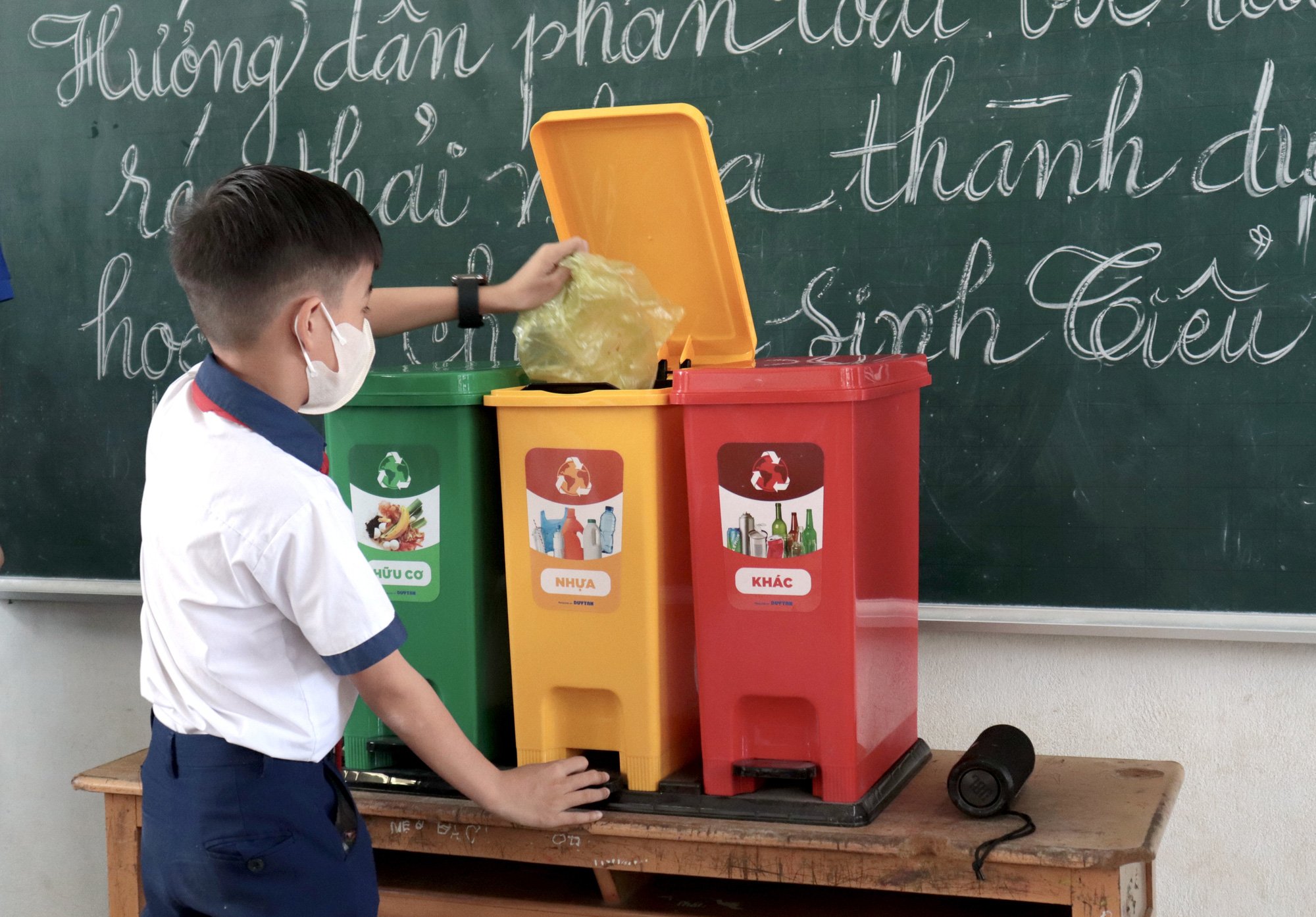 'Yêu thương tới bến' của sinh viên tình nguyện hè- Ảnh 6.