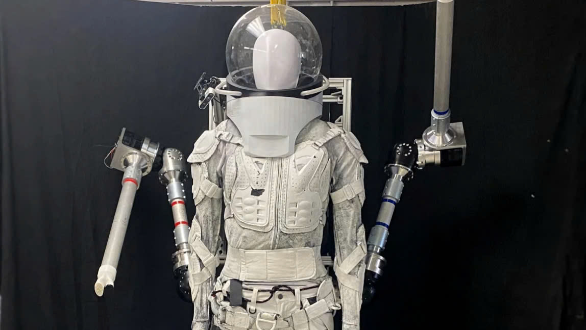 New robotic deck could help astronauts walk after launch