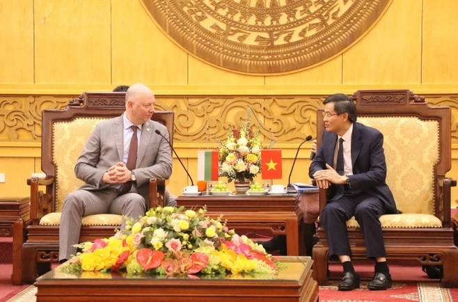 Vorsitzender der bulgarischen Nationalversammlung besucht und arbeitet in der Provinz Ninh Binh, Foto 1